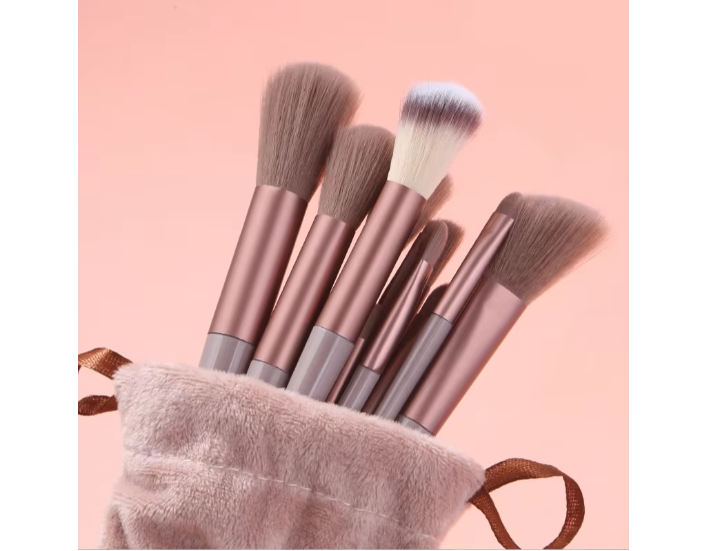Premium 13 pcs  Soft Makeup Brush Set – Professional Face & Eye Brush Kit with Velvet Pouch